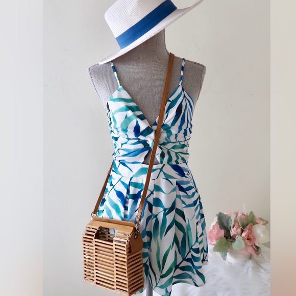 JORDAN- Seabreeze Fluttering Twisted Romper - Picture 6 of 6